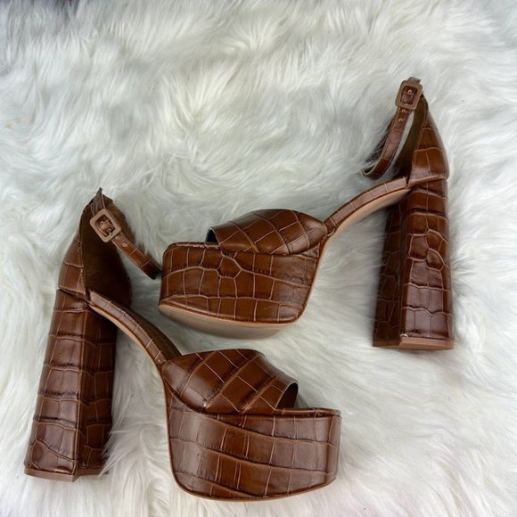 Schutz Elsie Sandal in Wood - Picture 4 of 7